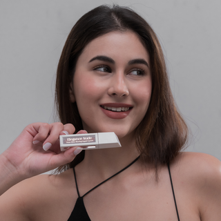 Elegance Nude: Haute Matte Blurring Liquid Lipstick